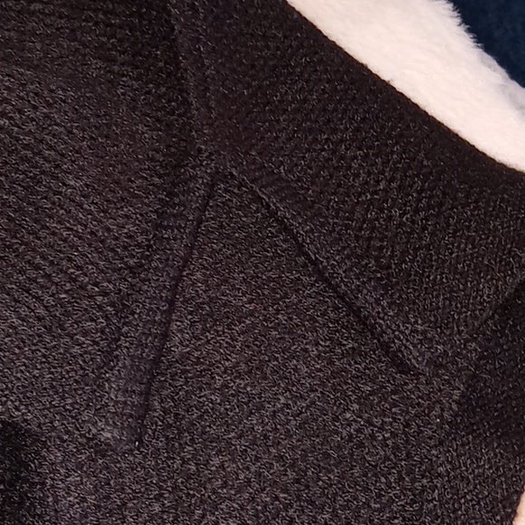 Jones New York Signature sweater in women's XL black acrylic w/ kangaroo pouch - Picture 13 of 13